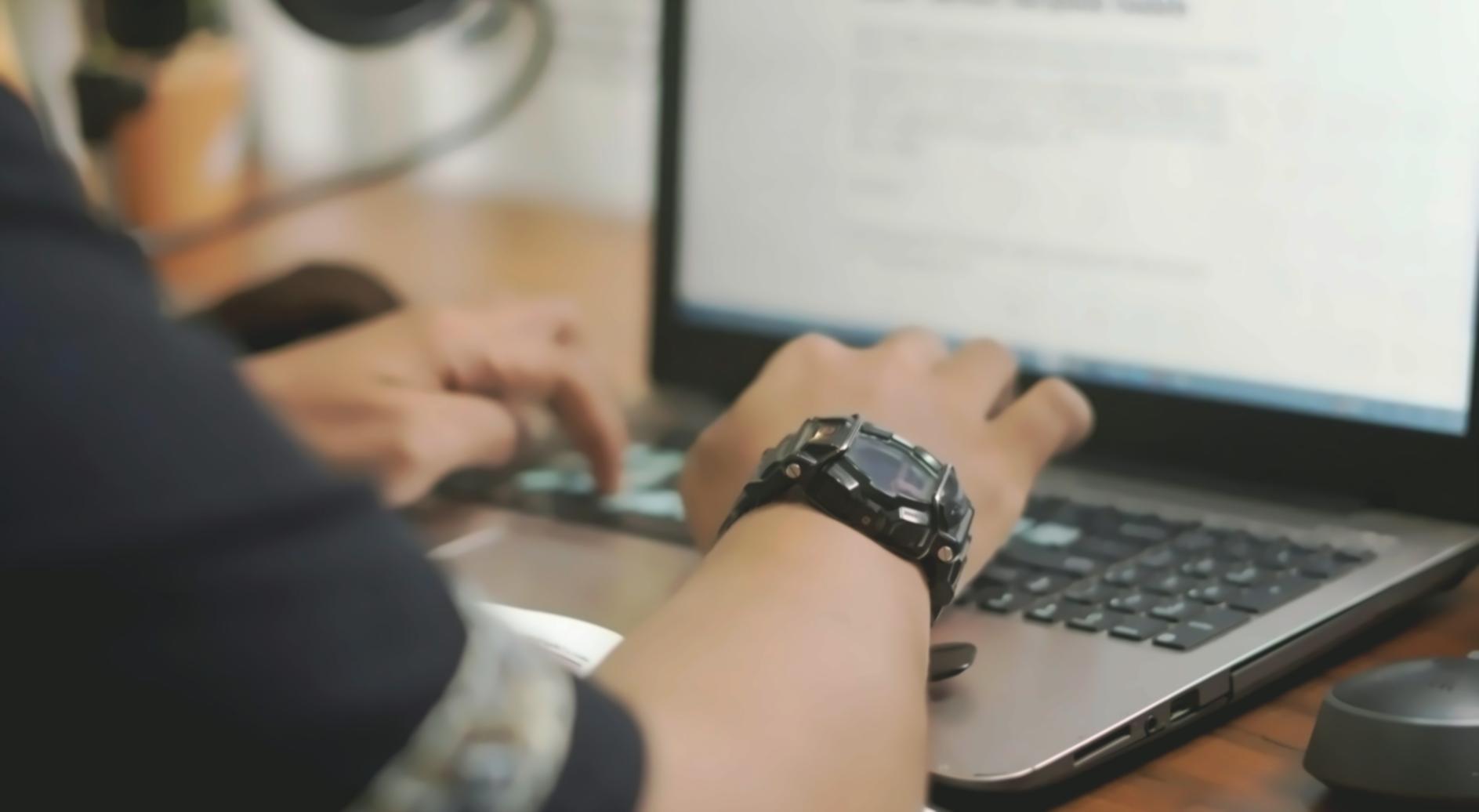 Workshop session with students learning economic analysis